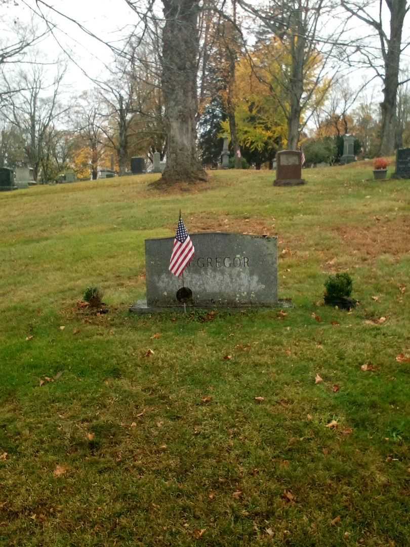 Bruce MacGregor's grave