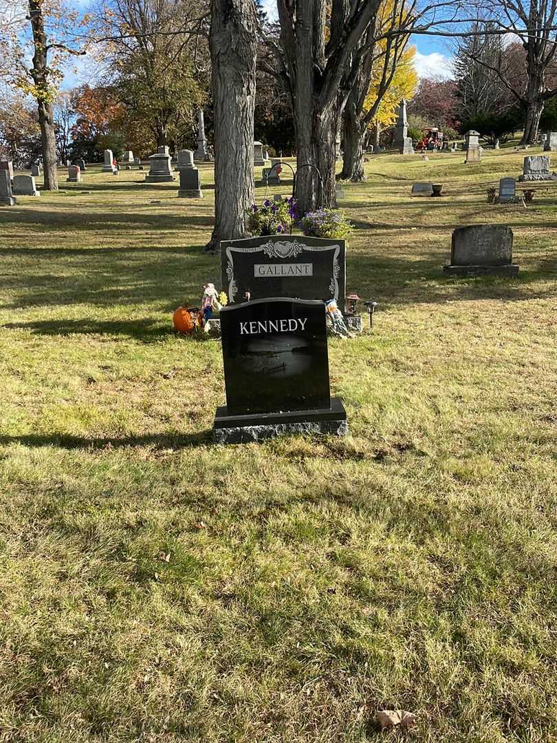 Orville D. Ullom's grave. Photo 2