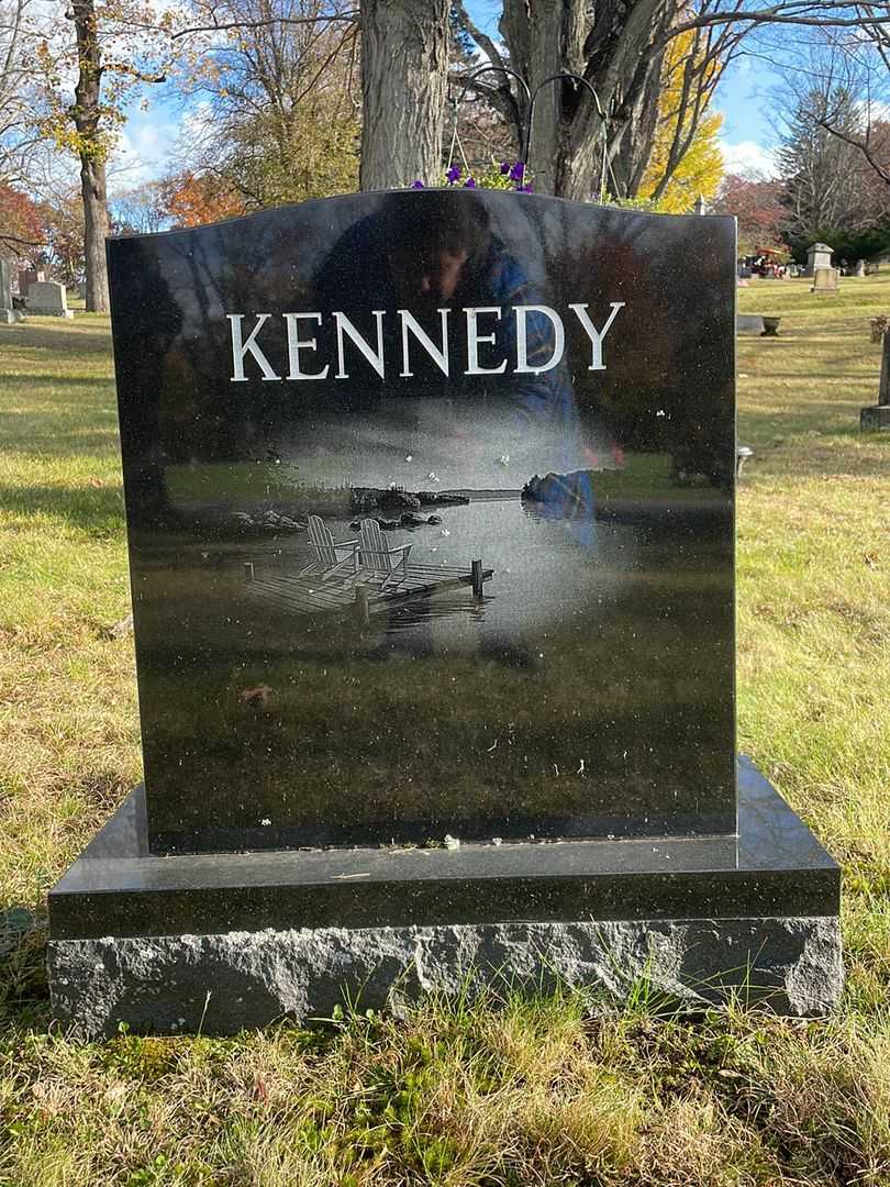 Orville D. Ullom's grave. Photo 1