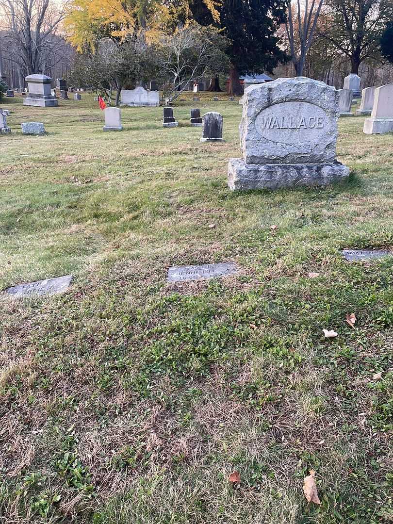 Jeannette C. Wallace's grave. Photo 3