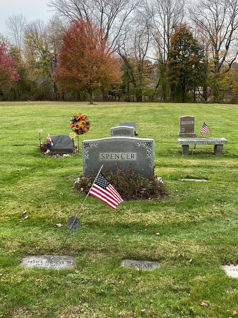 Lois E. MacAskill Spencer's grave. Photo 2