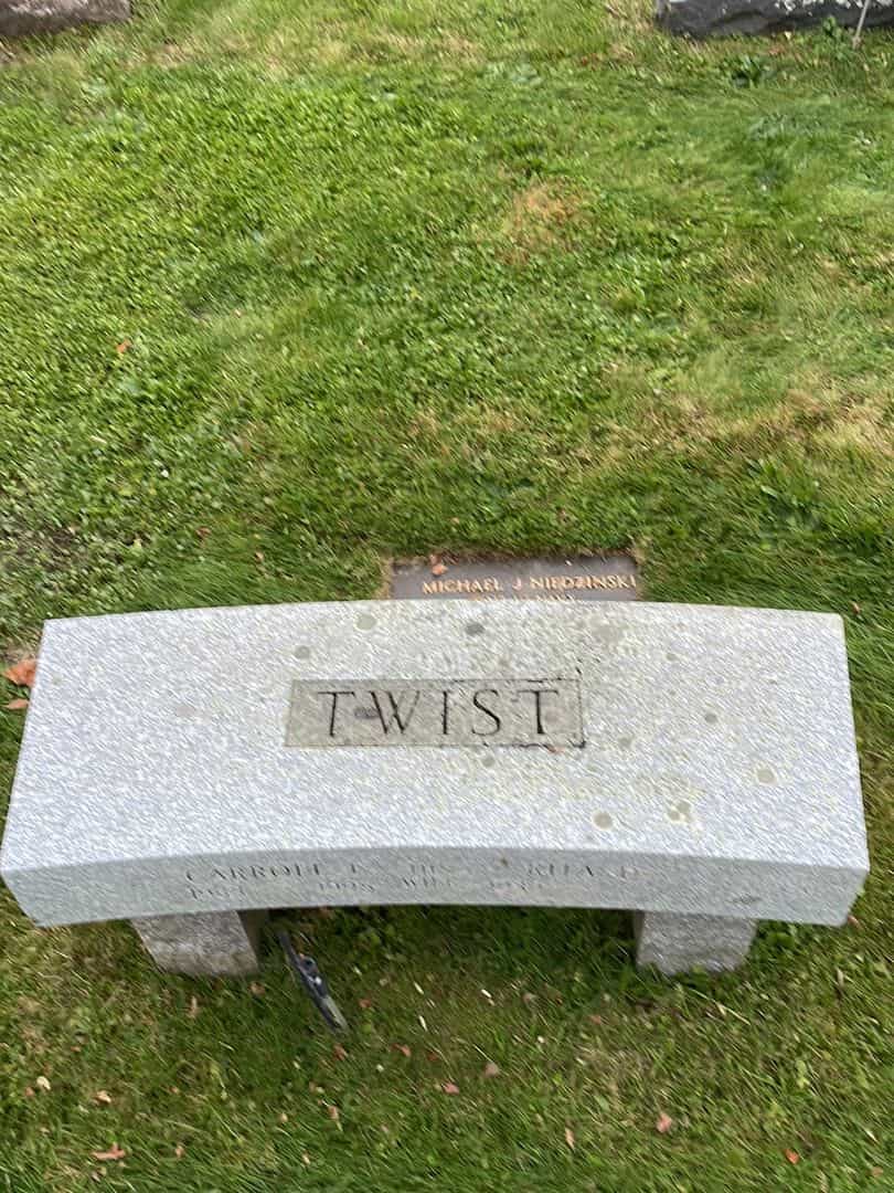 ROBERT PERRY WELLS's grave. Photo 3