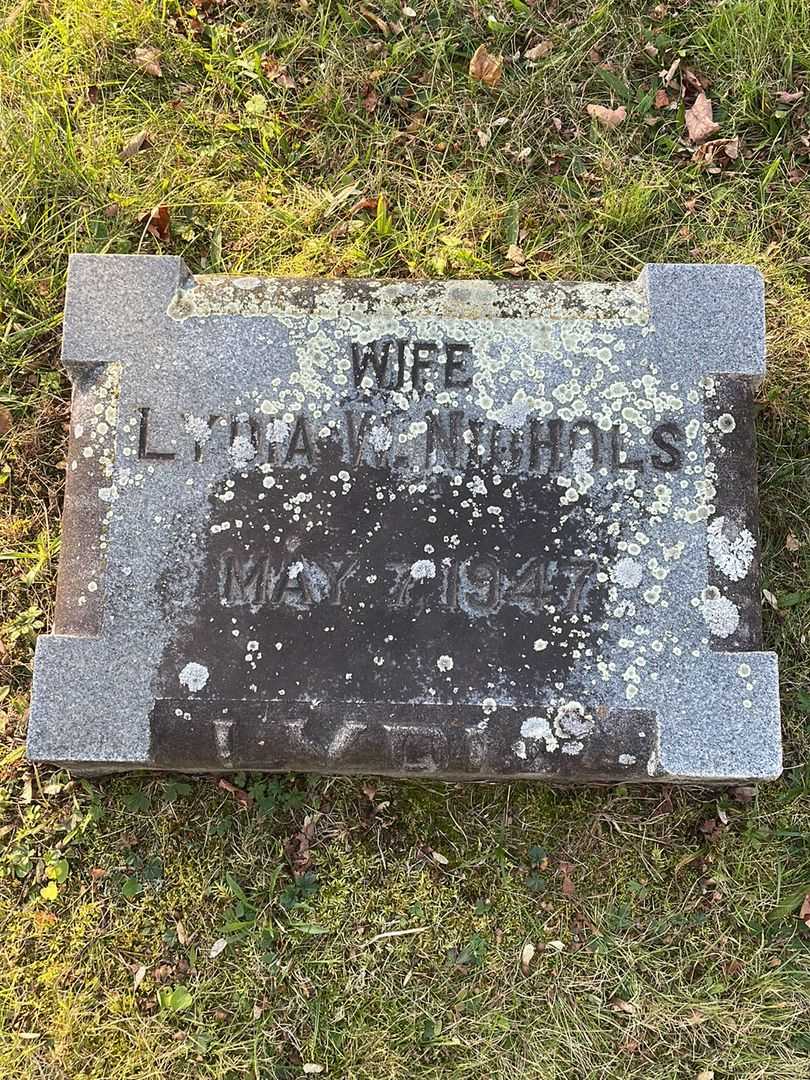 Lydia W. Nichols's grave. Photo 3